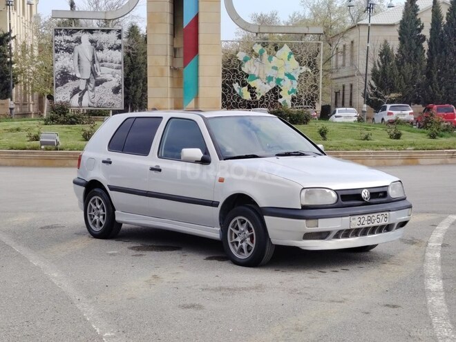 Volkswagen Golf-3