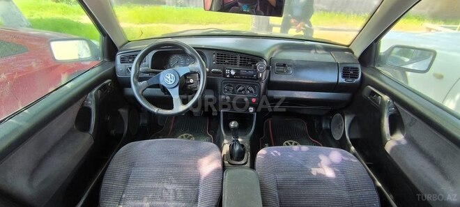 Volkswagen Golf-9