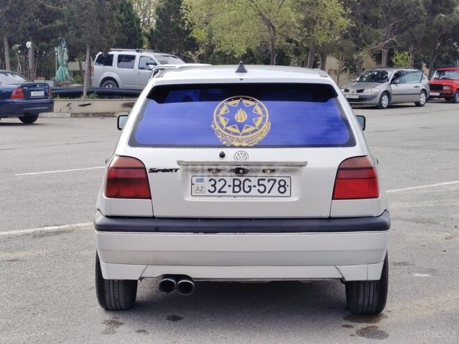 Volkswagen Golf-4