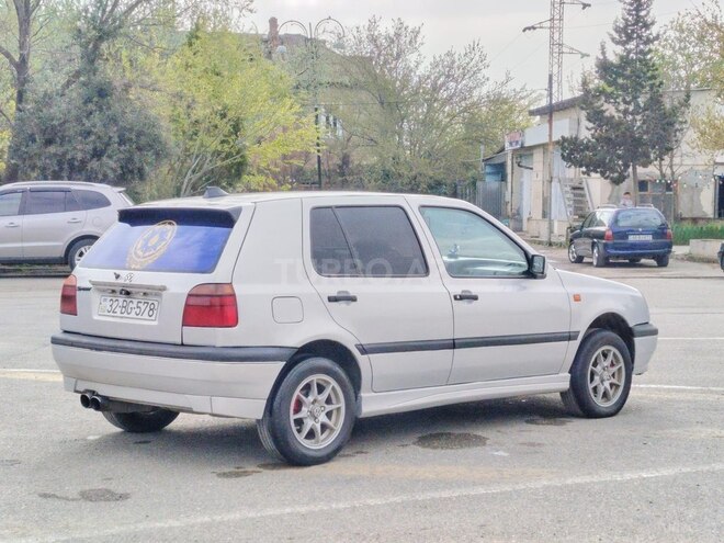 Volkswagen Golf-5