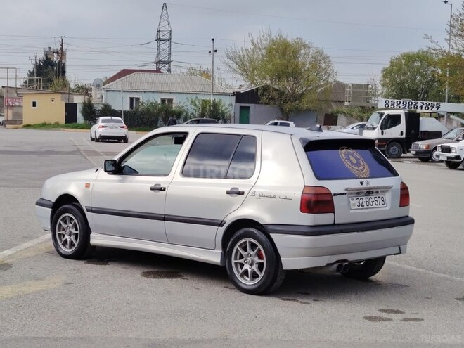 Volkswagen Golf-8