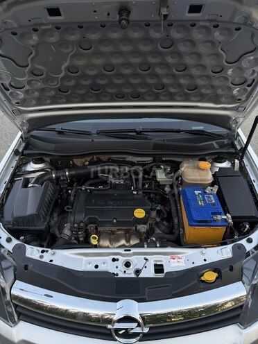 Opel Astra-12