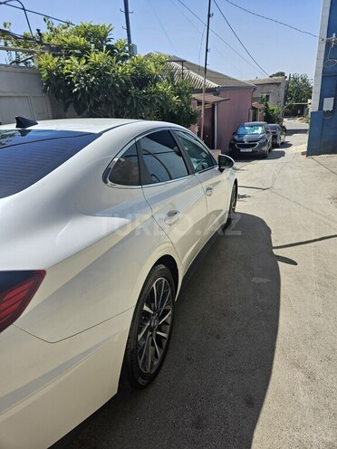 Hyundai Sonata-2