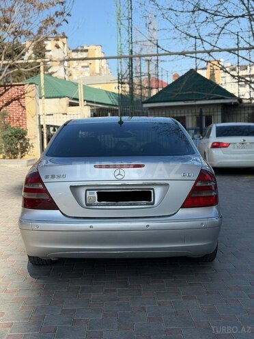 Mercedes E 320-4
