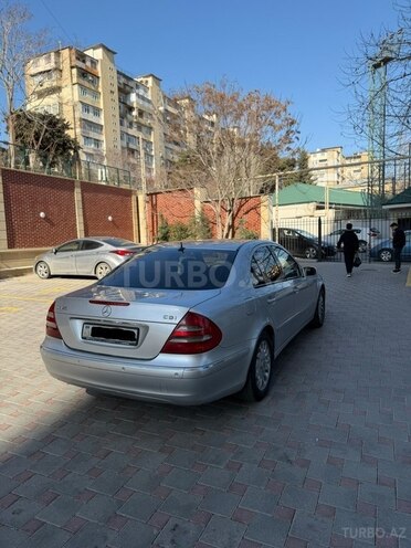 Mercedes E 320-5