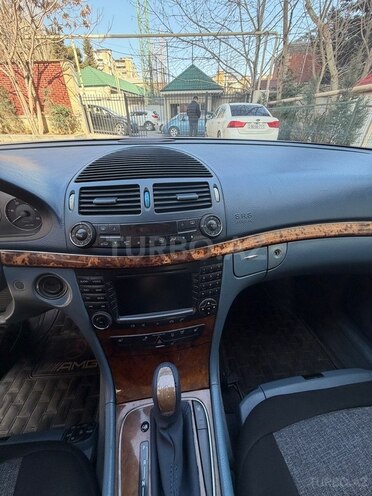 Mercedes E 320-9