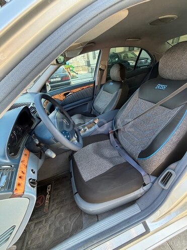 Mercedes E 320-7