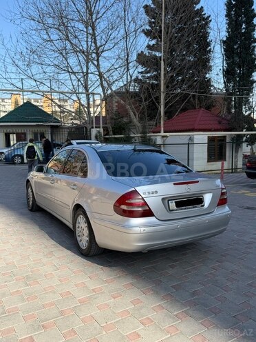 Mercedes E 320-6