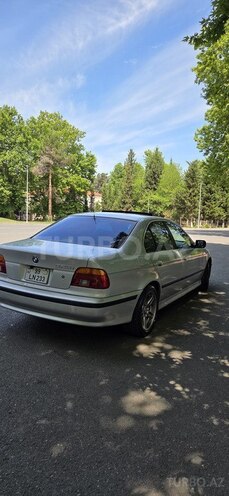 BMW 525-10