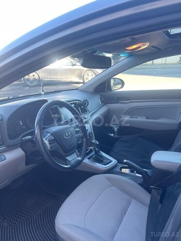 Hyundai Elantra-7