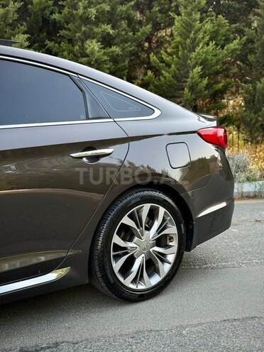 Hyundai Sonata-4