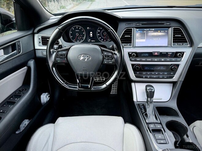Hyundai Sonata-5
