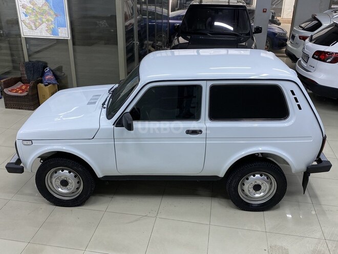 LADA (VAZ) Niva-8