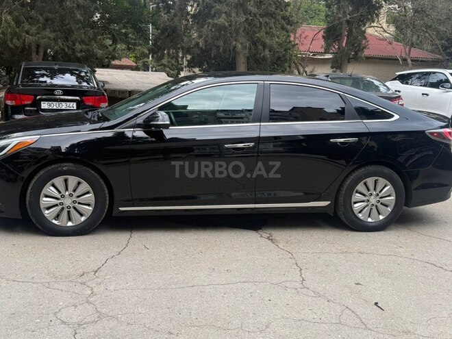 Hyundai Sonata-4