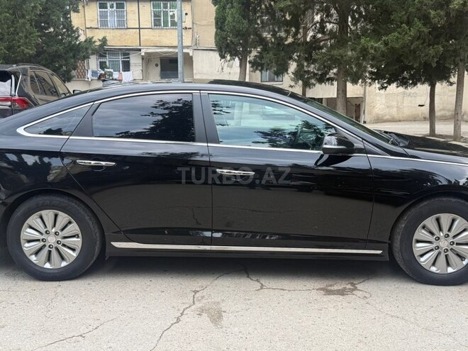 Hyundai Sonata-5