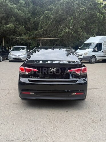 Hyundai Sonata-6
