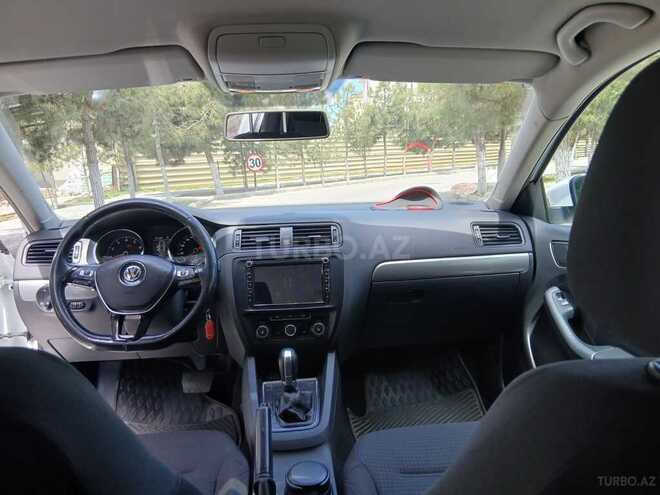 Volkswagen Jetta-5