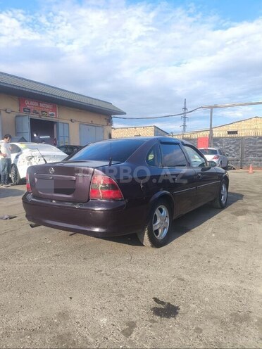 Opel Vectra-4