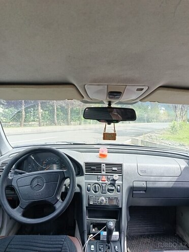 Mercedes C 180-7