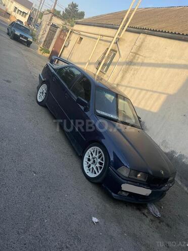BMW 320-4