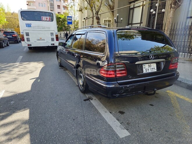 Mercedes E 220-3