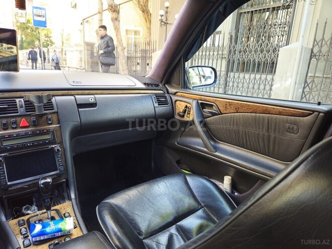 Mercedes E 220-7