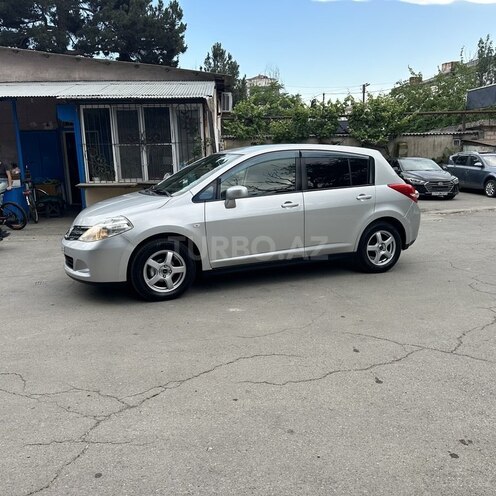 Nissan Tiida-7
