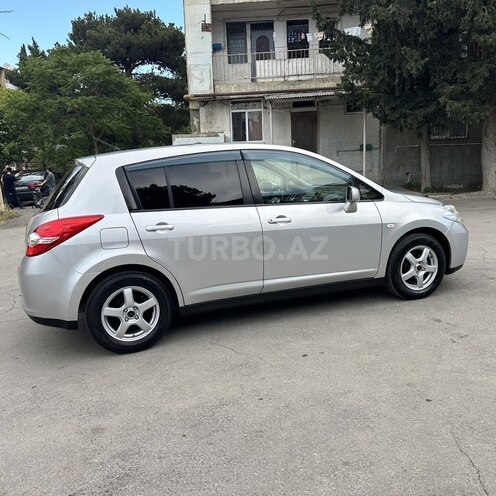 Nissan Tiida-4
