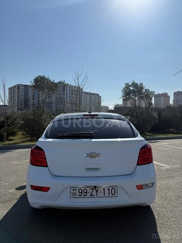 Chevrolet Cruze-4