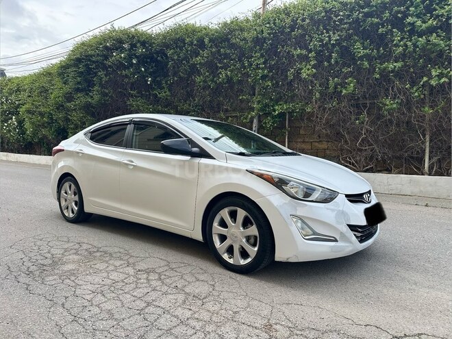 Hyundai Elantra-3