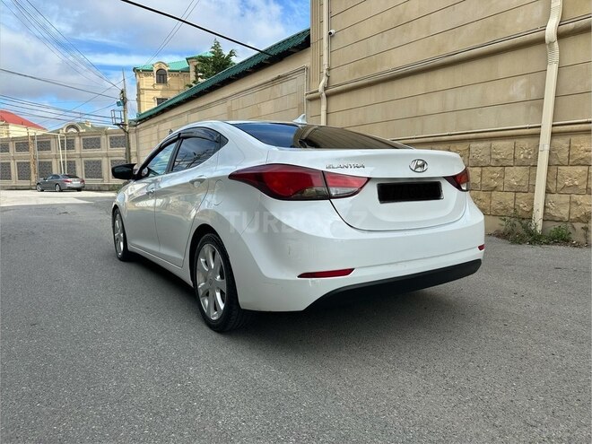 Hyundai Elantra-7