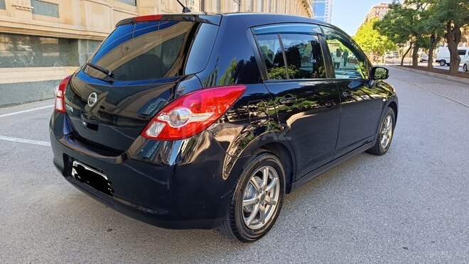 Nissan Tiida-2