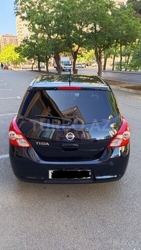 Nissan Tiida-5