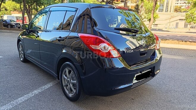 Nissan Tiida-6