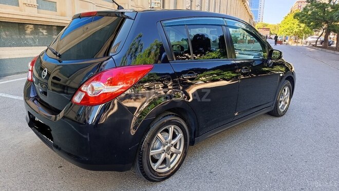 Nissan Tiida-4
