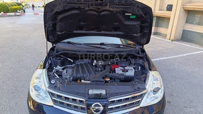 Nissan Tiida-11