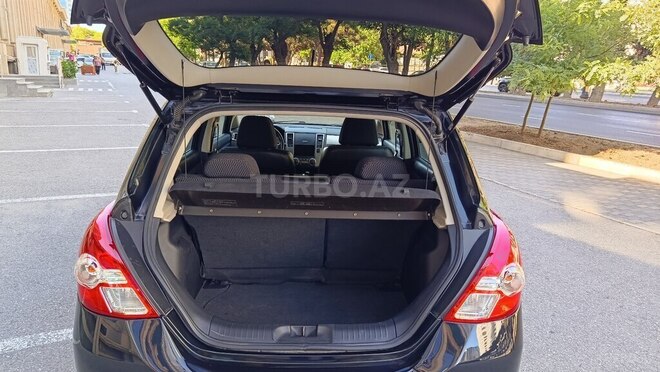 Nissan Tiida-13