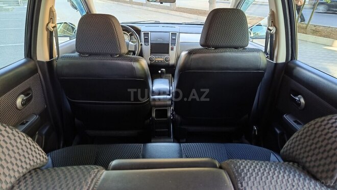 Nissan Tiida-15