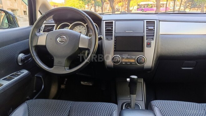 Nissan Tiida-16