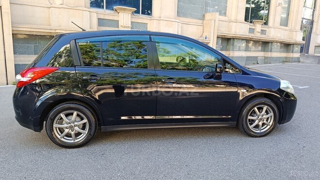 Nissan Tiida-20