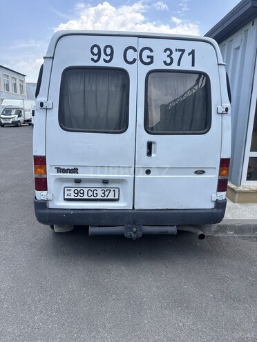 Ford Transit-2