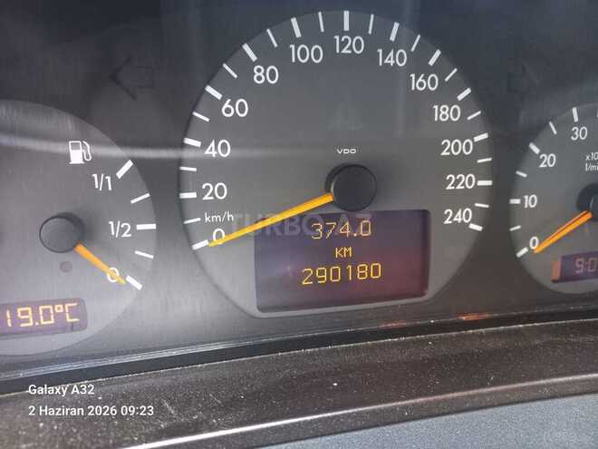 Mercedes E 240-5