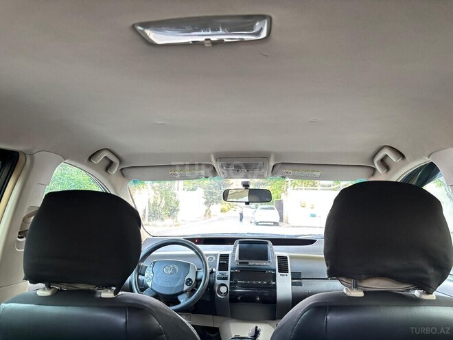 Toyota Prius-4