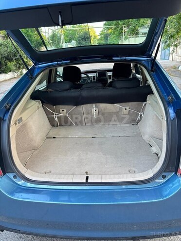 Toyota Prius-12