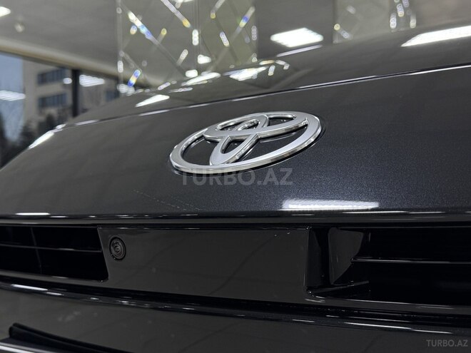 Toyota Camry-15