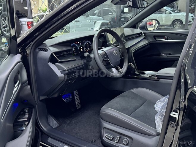 Toyota Camry-12