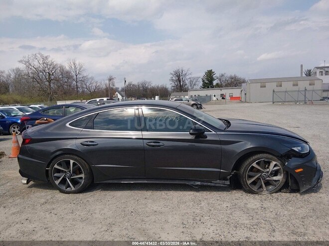 Hyundai Sonata-4