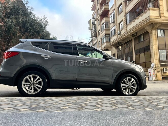 Hyundai Santa Fe-4