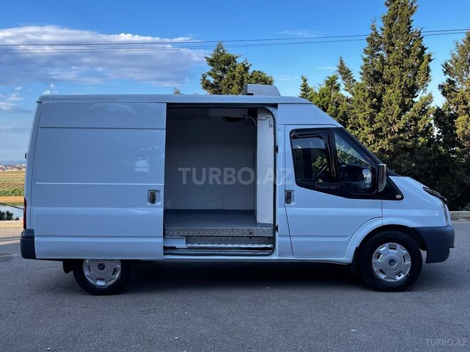 Ford Transit-7