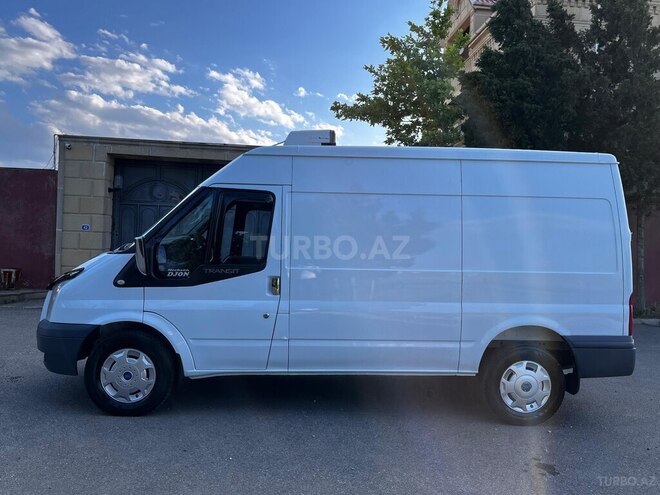 Ford Transit-6